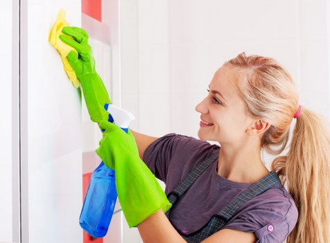 Professional move in cleaning service in a W10 residential property
